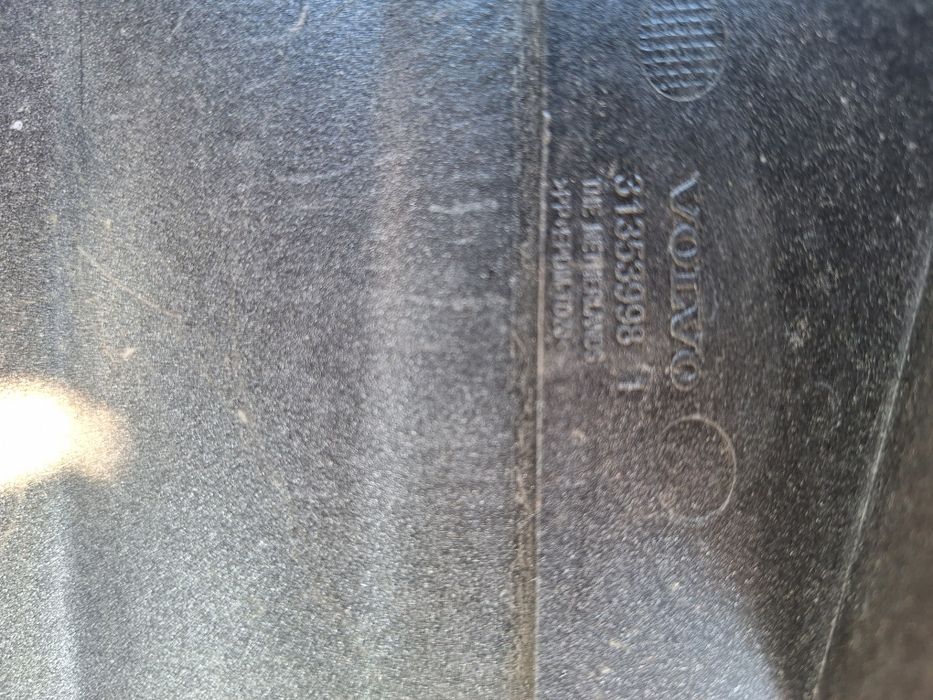 Предна броня за Volvo XC60 2011