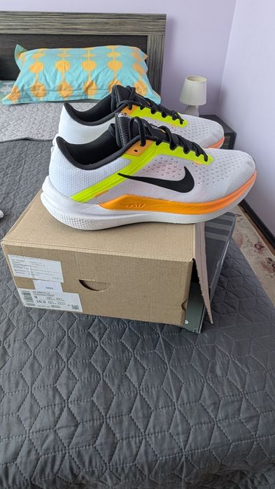 Nike Air Winflo 10 white/black-volt-lazer orange
