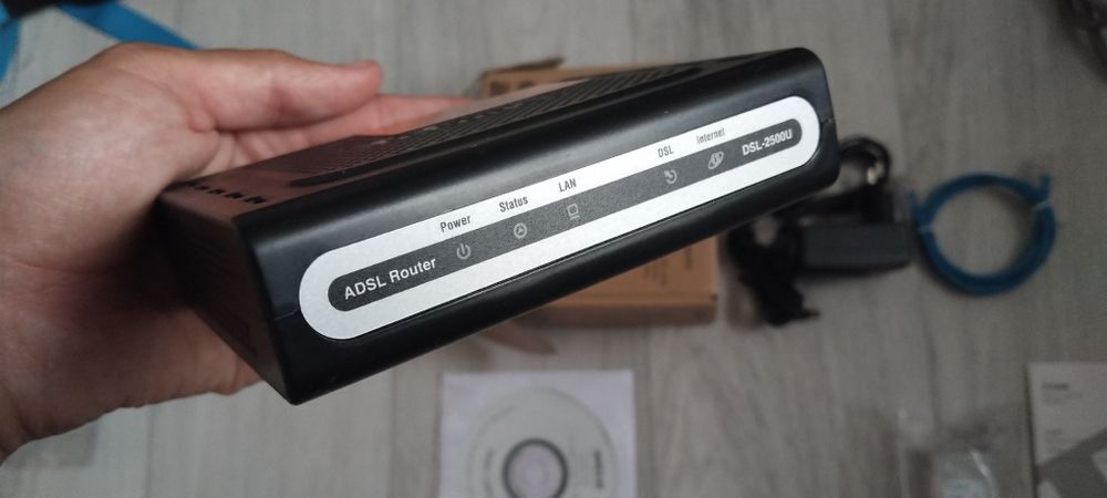 Продам новый маршрутизатор DSL-2500U