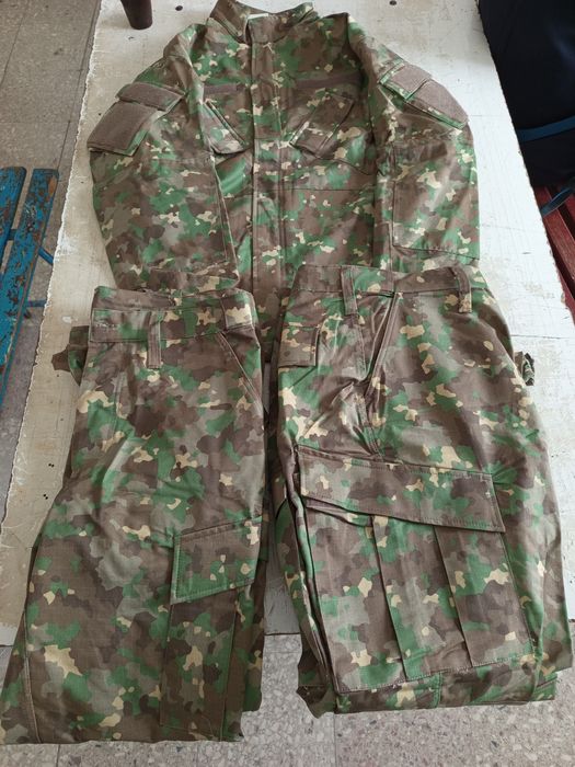 Ținută militară Kombat marimea 46/2