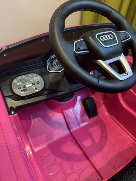Акумулаторна кола Chipolino Audi RS Q8