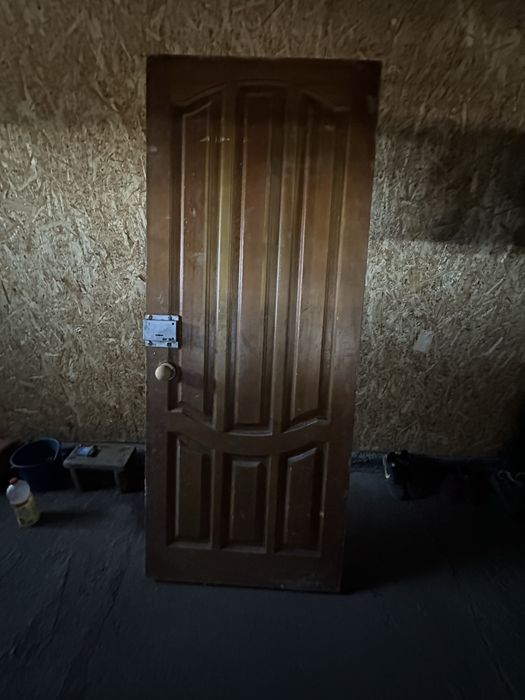 есть 2 двери входные