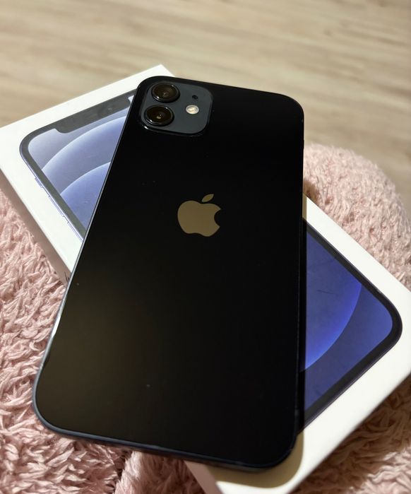 iPhone 12 64GB отличен