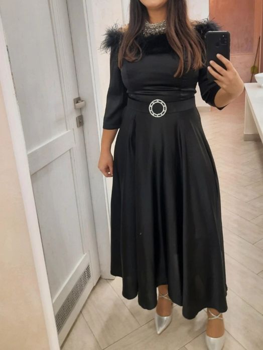 Rochie eleganta midi cu puf si colier