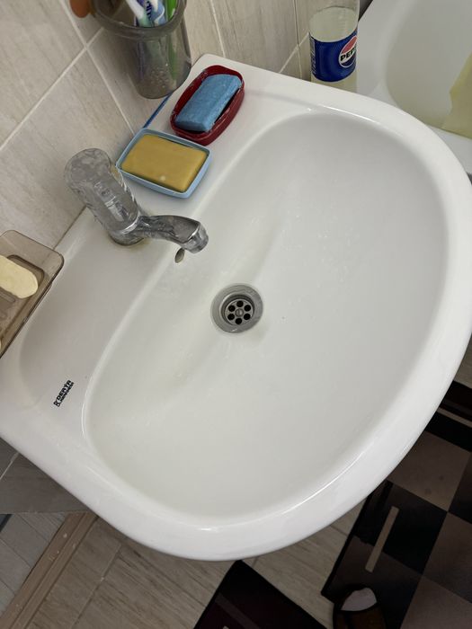 Раковина с сместителью