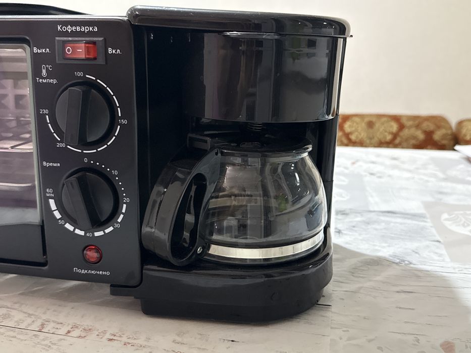 Кофеварка,духовка для завтрака 3в1