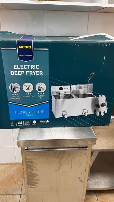 Професионален двоен фритюрник 2•8л нов