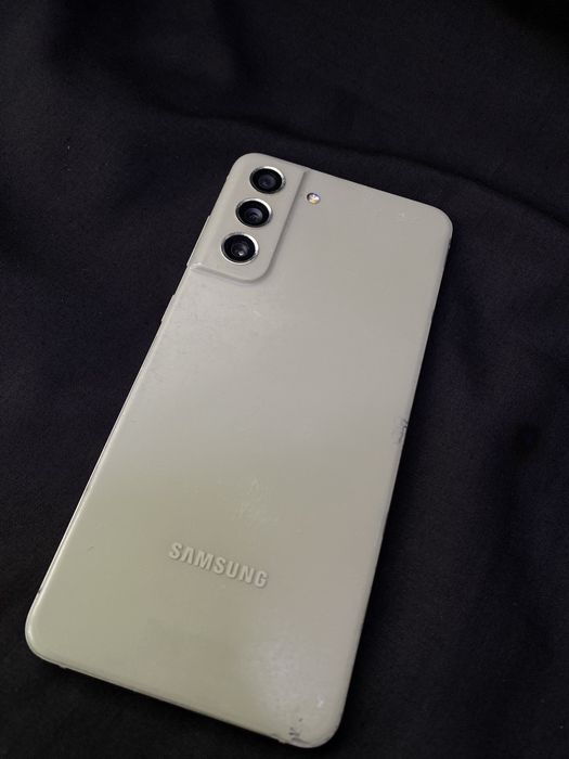 Samsung S21 fé.