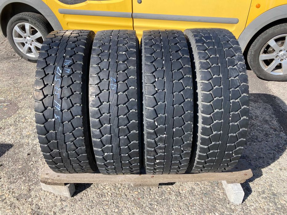 215/75/17.5 PIRELLI 2019г 9,5-10мм Задна Шарка 215/75 R17.5 Само 2броя