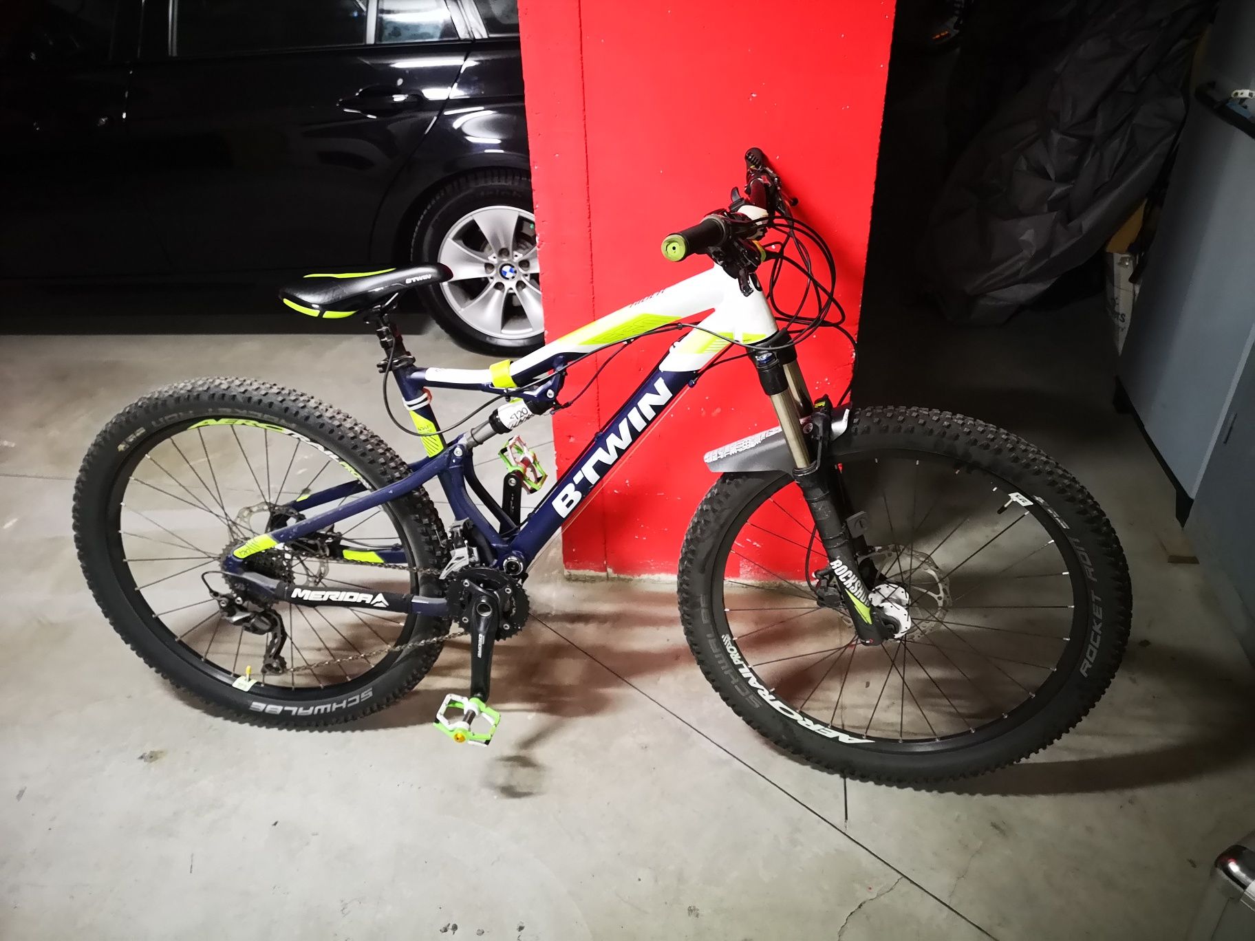 Btwin rockrider 560s store full suspension mountain bike