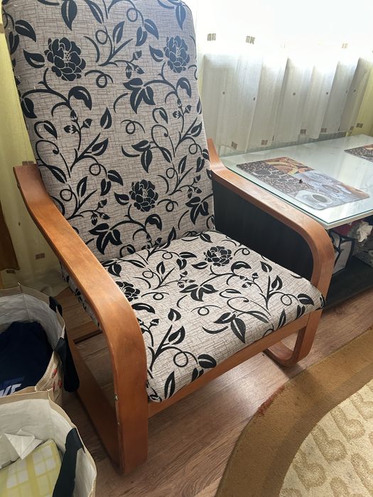 Vamd 2 fotoli im stare foarte buna!