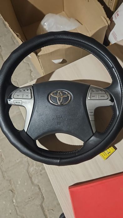 Продам руль камри 40