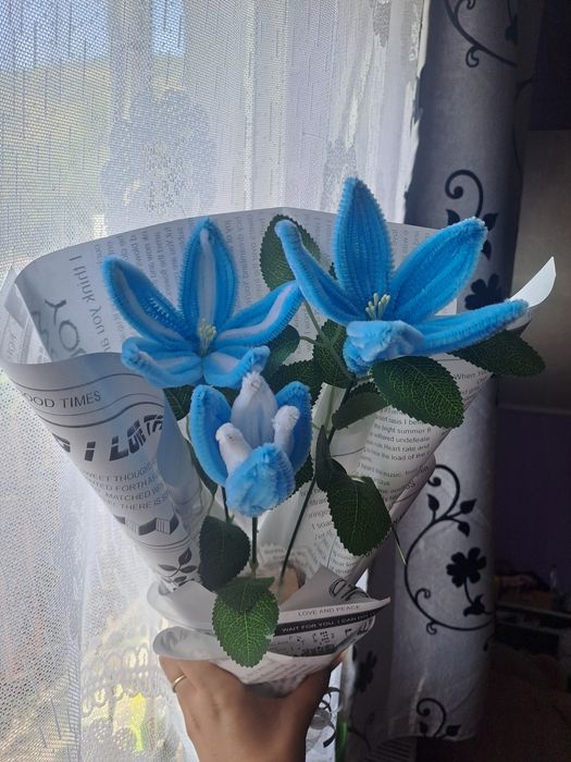 Buchet de flori din sârmă plușată