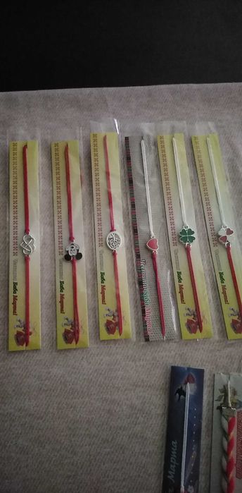 предлагам мартеници    на цена 0.70 лв