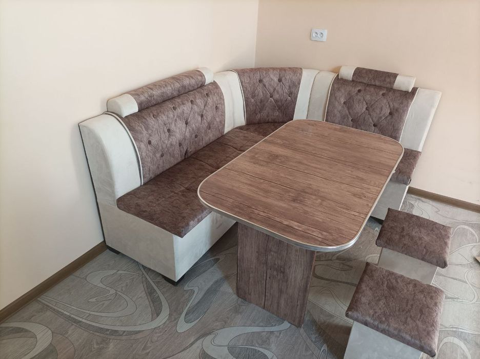 Кухня Угалок +стол+пуфиг оптимга