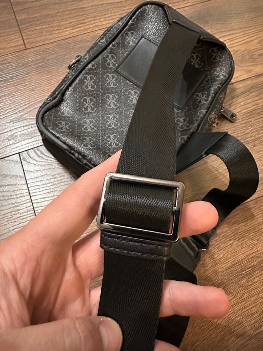 Guess - мъжка чанта