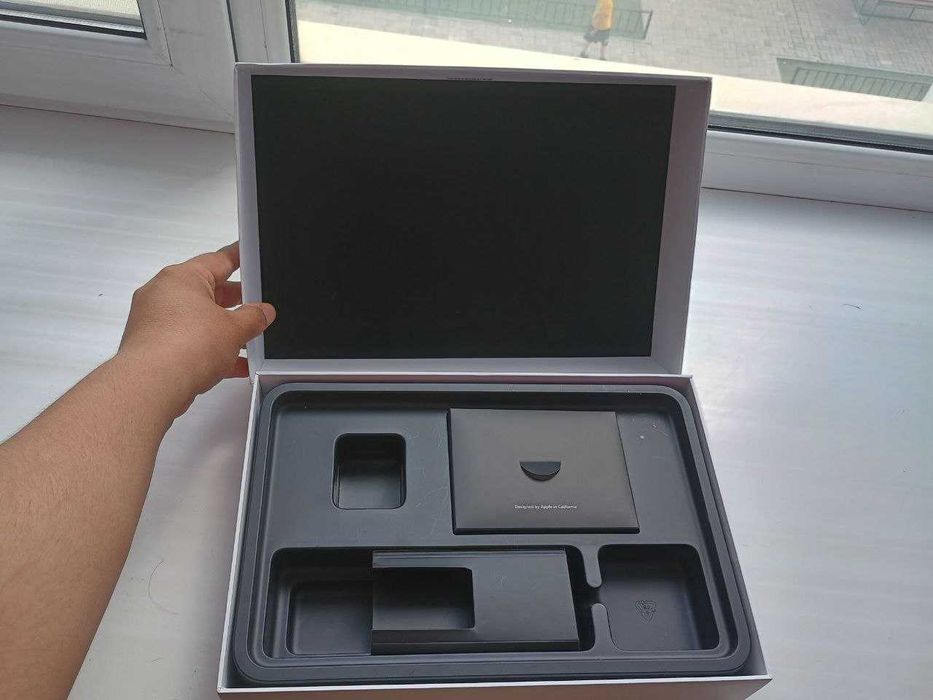 Продам коробку на macbook air либо Обмен