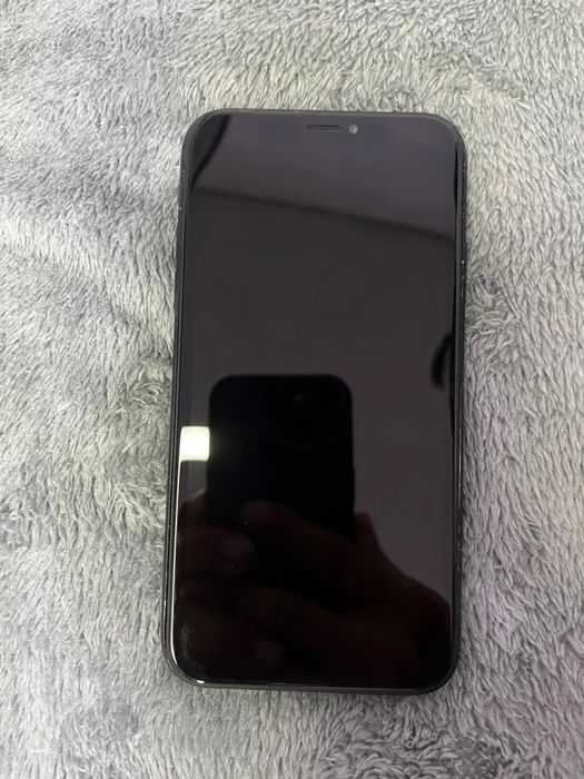 Продам iPhone XR