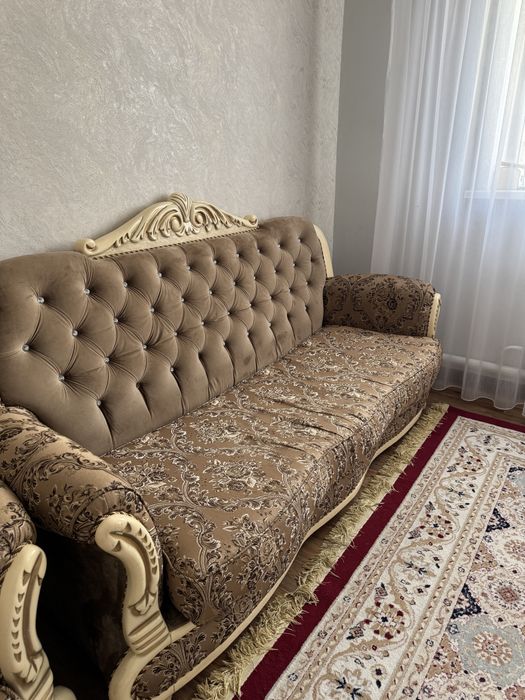 Диван и 2 кресла комплект.