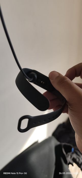 На продаже стоят MI BEND 6