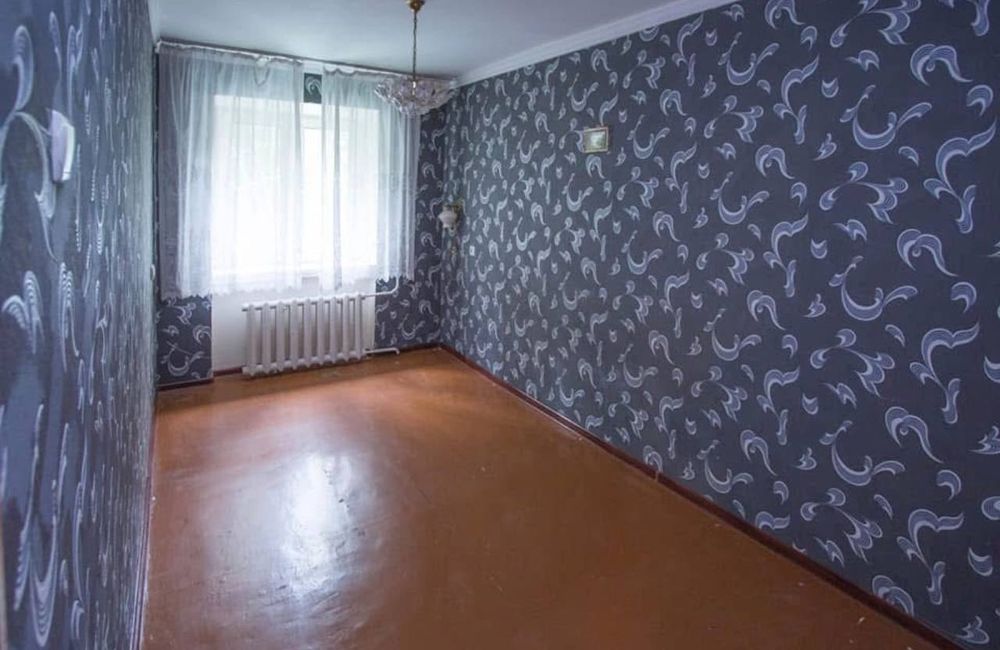 Срочно Продаётся квартира метро Б.И.Й Буз базар 2-комн 55м2 балкон 2×6
