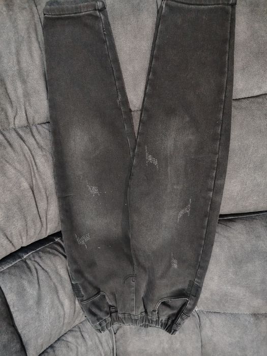 Чёрные базовые джинсы