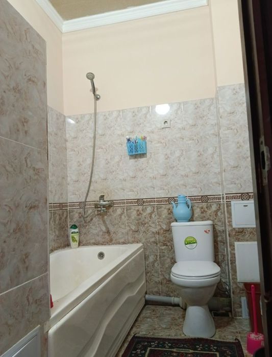 Продаётся двухкомнатная квартира в центре Нукуса