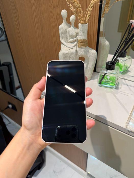 Продаю  iPhone 13
