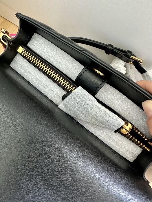 Чисто нови чанта и колан Pinko в черен цвят