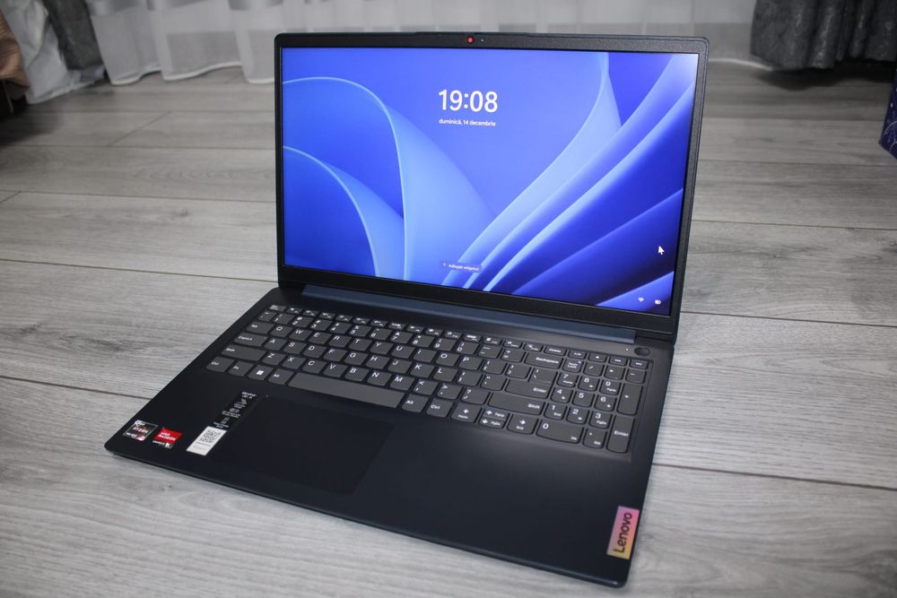 Laptop lenovo ideeapad 1