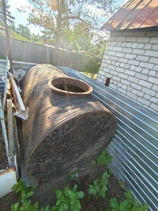 Продам 3х кубовую бочку
