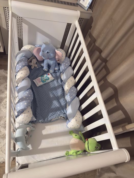 Patut bebe70x140 cu saltea inclusa plus dulap cu 3 setare