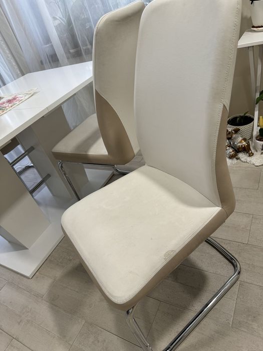 Трапезна маса със столове