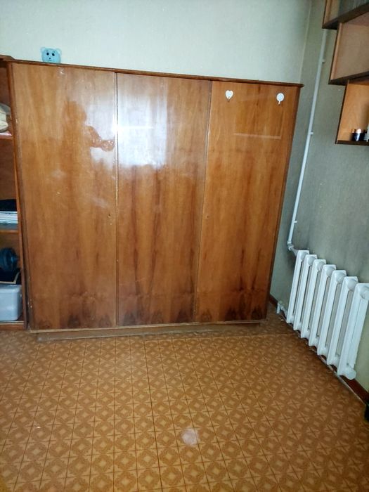 Шкаф для одежды (Чехословакия)