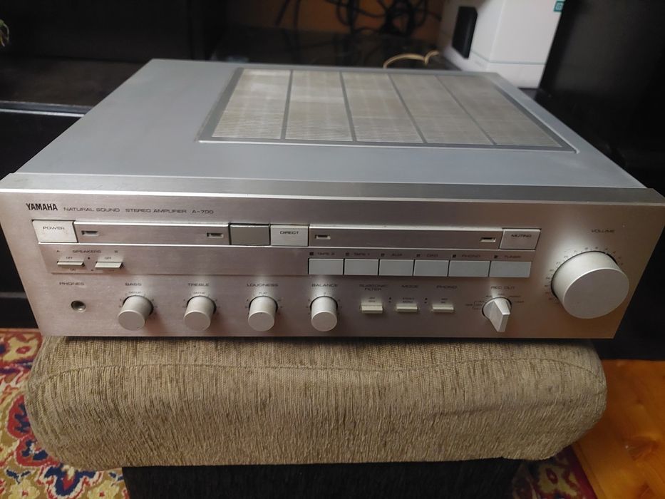 Yamaha  A700      Yamaha  A700