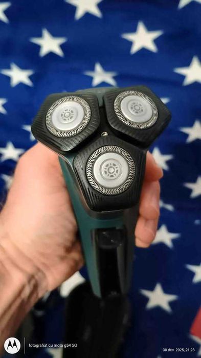 Shaver Series 5000 Aparat de bărbierit electric umed şi uscat