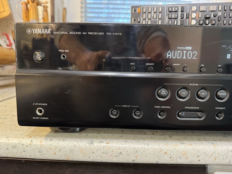 Yamaha RX-V373 resiver