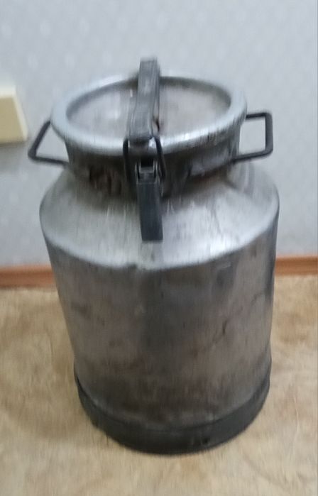 Продам  алюминиевую  флягу 10000т