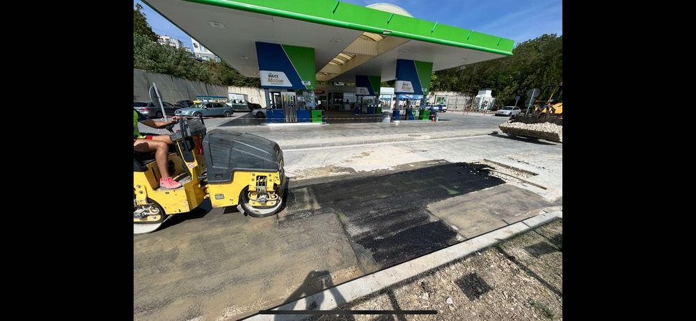 Услуги с комбиниран багер и самосвал за област Варна и региона +50 км