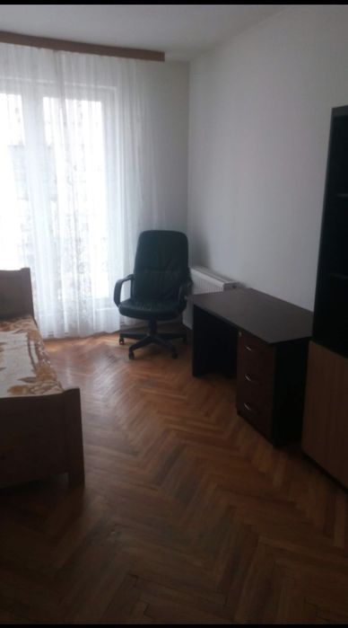 Închiriez apartament 2 camere ,decomandat,ultracentral, lângă Primărie