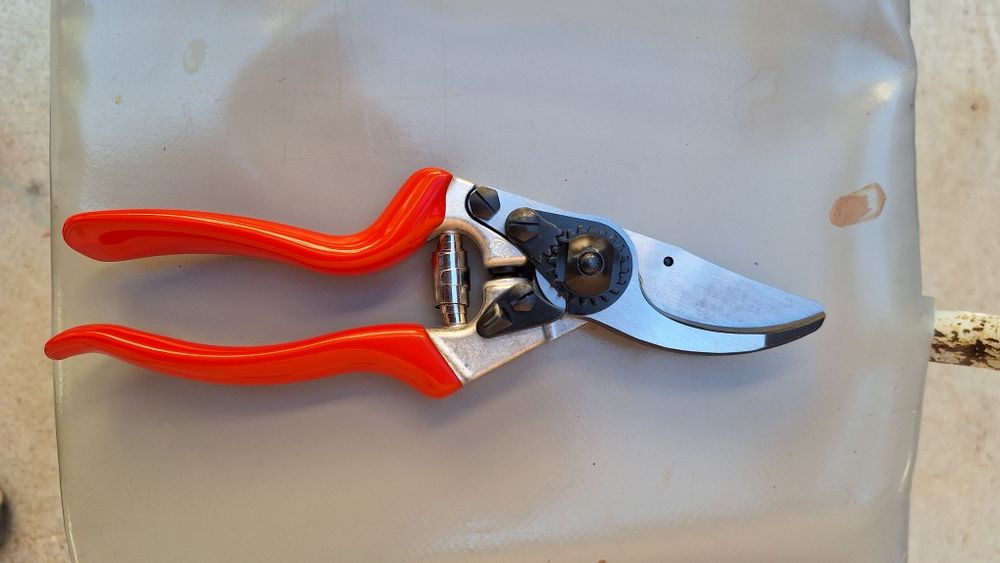 Felco 9 ,Felco 13 , Felco 2  професионални лозаро - овощарски ножици