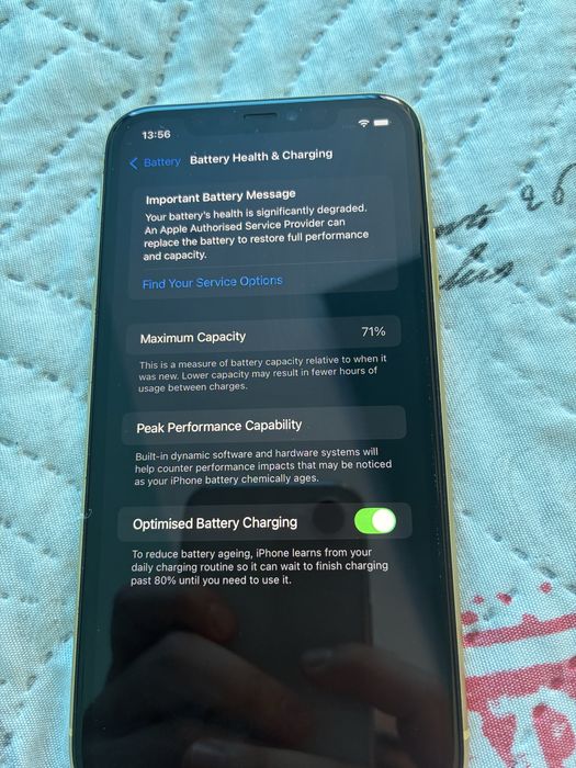 Iphone 11 + 2 калъфа