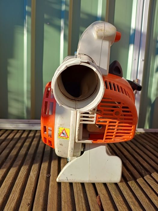 Stihl BG86C suflanta pe benzina