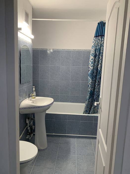Propietar inchiriez apartament decomandat cu 2 camere, disponibil de la 1 August, in Calea Lipovei