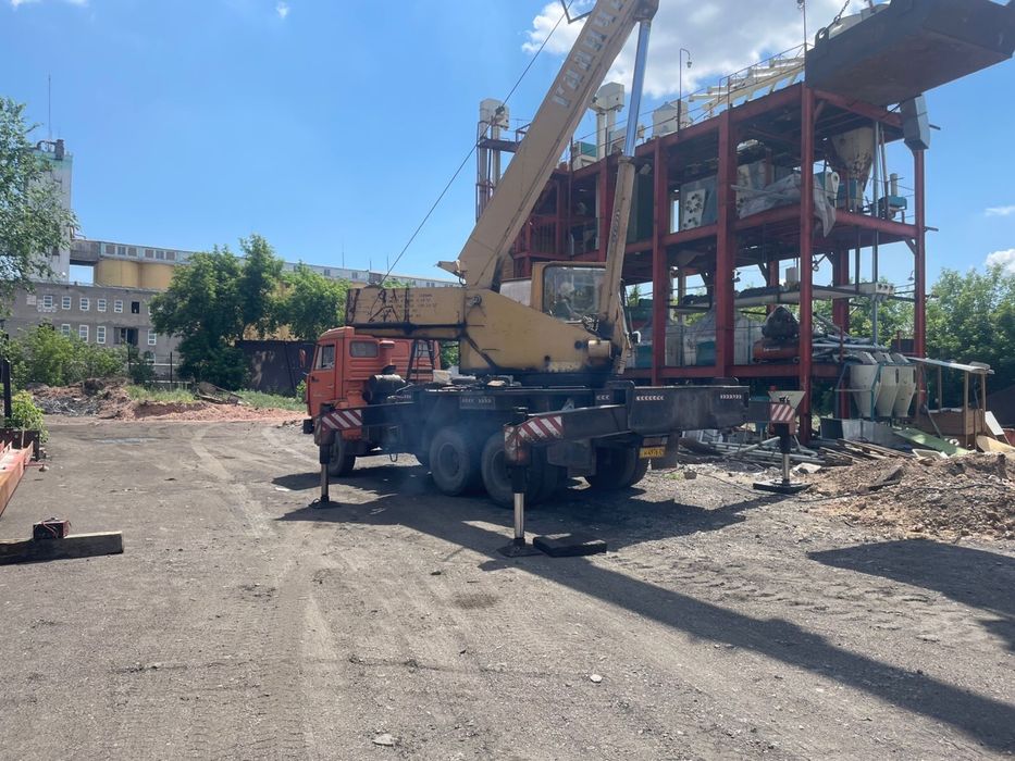 Продам автокран галичанин 25 тонн