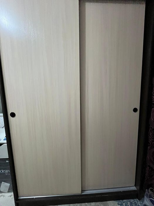 Продам шкаф срочно