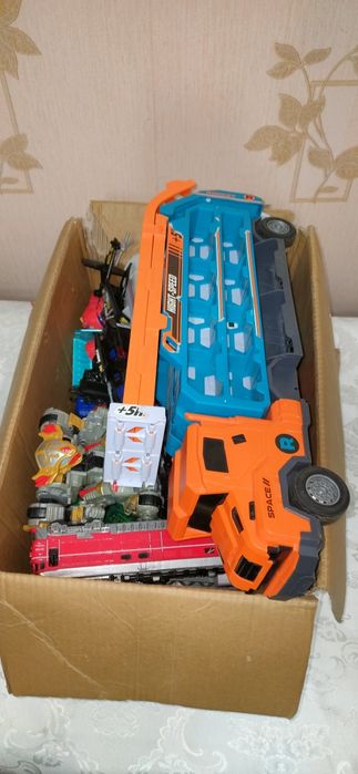 Игрушки  современные