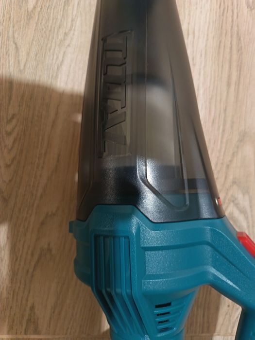 Акумолаторна прахосмукачка Total