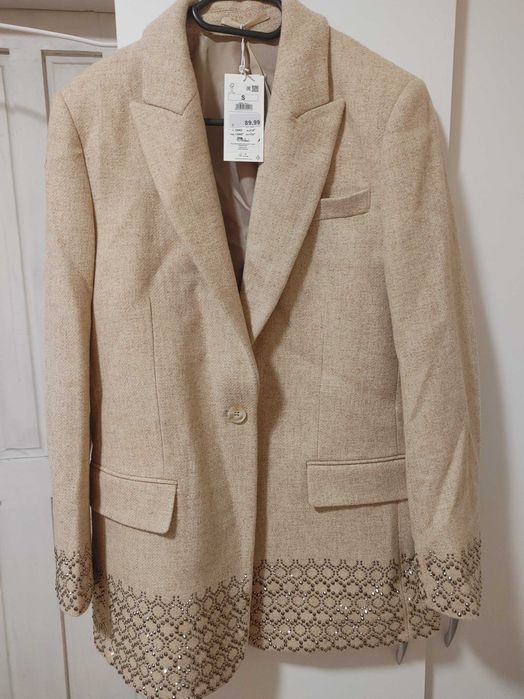 Красиво сако мъниста