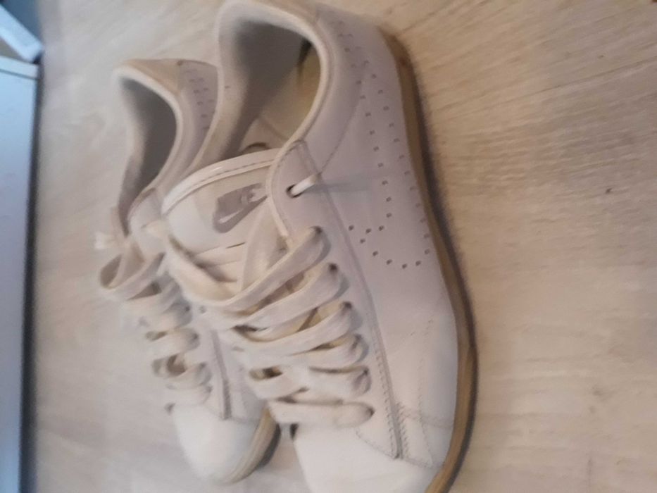 Спортни обувки LOUIS VUTTON, Маратонки NIKE